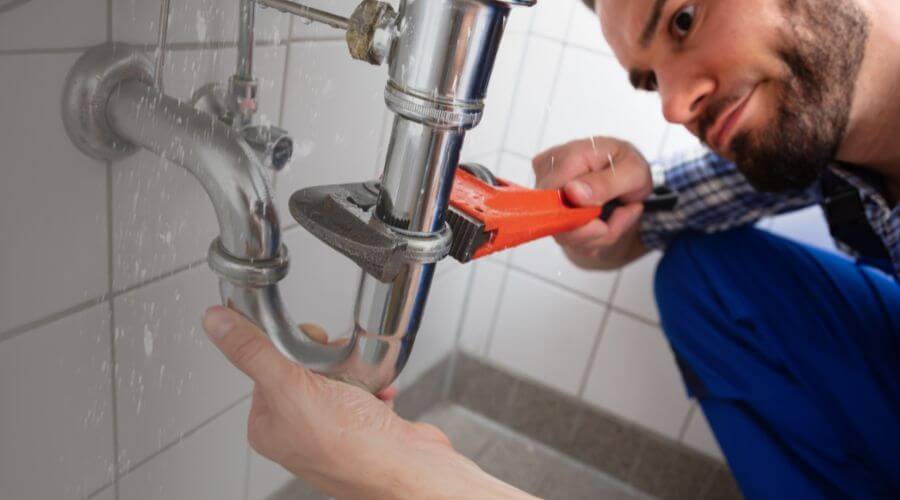 Professional same day plumber services in Lakeshore, CA